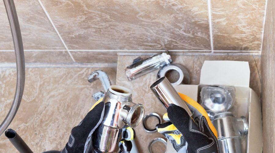 Professional gutter cleaning in Fredericktown, MO